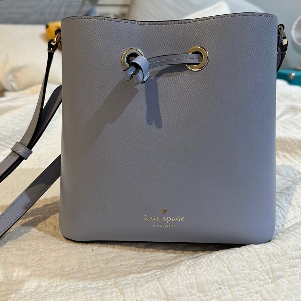 USED (IN GOOD CONDITION) Kate spade bucket bag